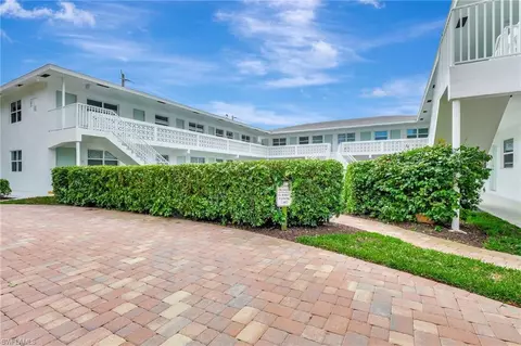 550 4th Ave S #9, Naples, FL 34102 photo 3