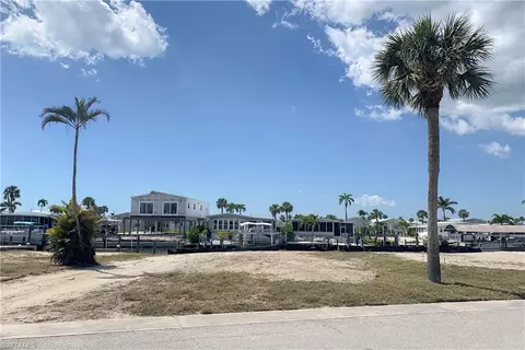 17810 Stevens Blvd, Fort Myers Beach, FL 33931