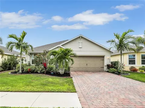 3168 Estancia Ln, Cape Coral, FL 33909