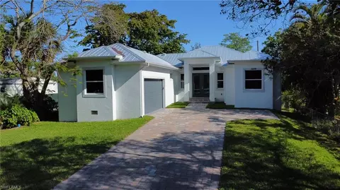 3259 Karen Dr, Naples, FL 34112