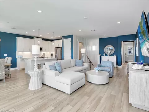 2621 Seychelles Cir #1807, Naples, FL 34112
