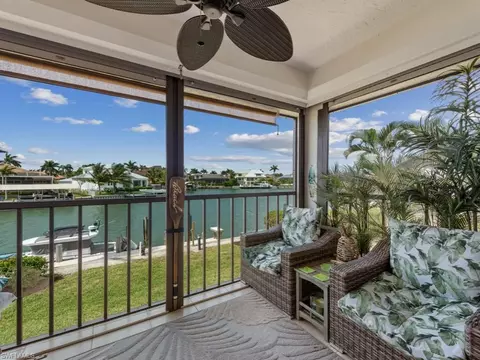 848 W Elkcam Cir #212, Marco Island, FL 34145
