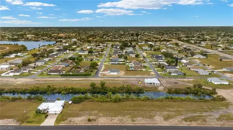 910 NE 23rd Ter, Cape Coral, FL 33909