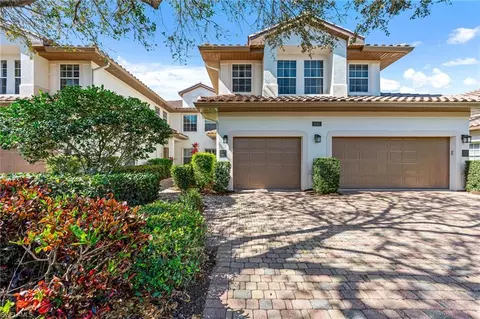 8181 Saratoga Dr #902, Naples, FL 34113