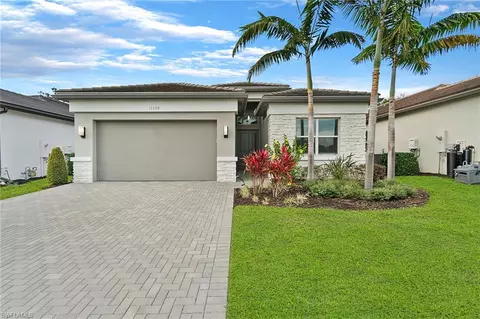 11399 Jacaranda Dr, Naples, FL 34120