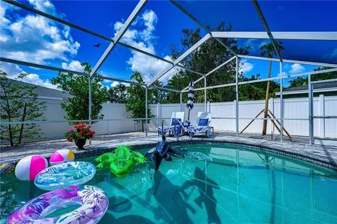 2294 Poinciana St, Naples, FL 34105