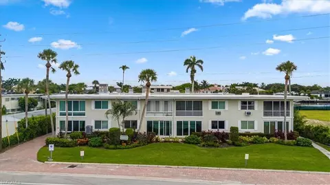 1550 Gulf Shore Blvd N #W2, Naples, FL 34102