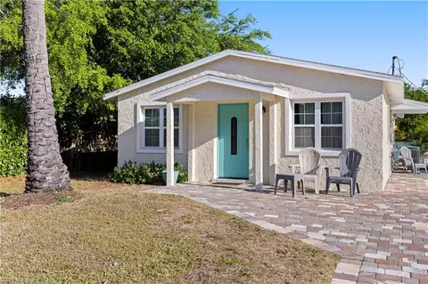 3553 Thomasson Dr, Naples, FL 34112