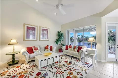 8450 Danbury Blvd #205, Naples, FL 34120
