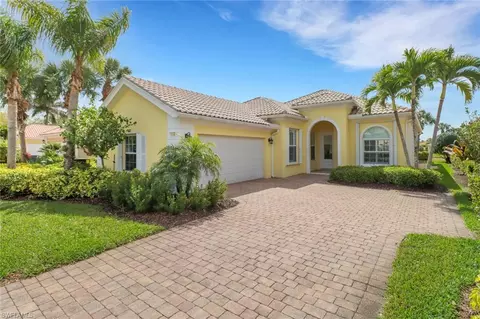 7710 Tommasi Ct, Naples, FL 34114