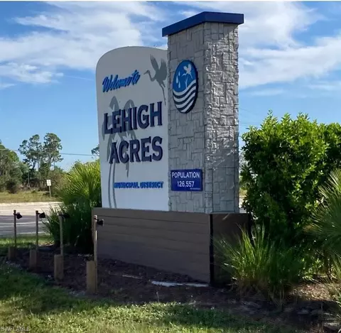 917 Nimitz Blvd, Lehigh Acres, FL 33974 photo 3