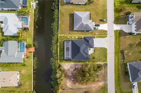 807 SW 11th Ct, Cape Coral, FL 33991