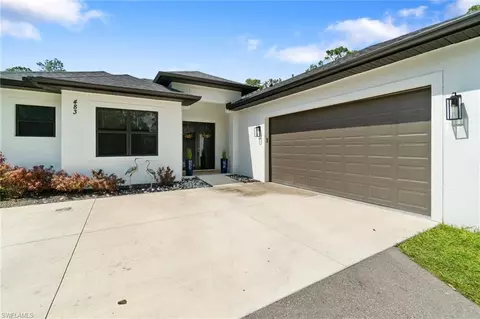 483 1st St NW, Naples, FL 34120