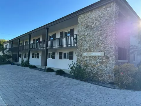 302 2nd St S, Naples, FL 34102
