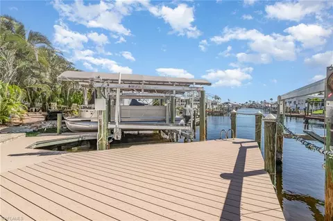 11181 Azalea Ln, Fort Myers Beach, FL 33931