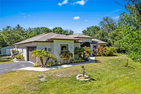 235 6th St SE, Naples, FL 34117
