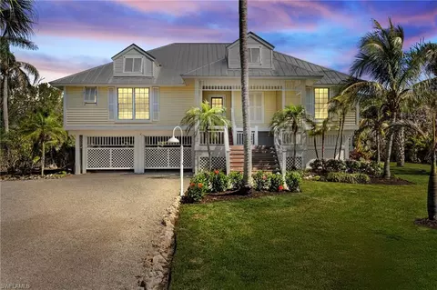213 Daniel Dr, Sanibel, FL 33957