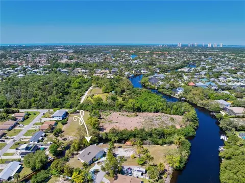 9955 Puopolo Ln, Bonita Springs, FL 34135
