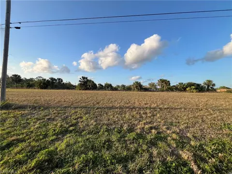1715 NE 27th St, Cape Coral, FL 33909