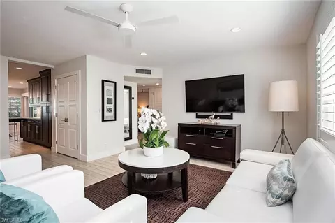 705 Neapolitan Way #705, Naples, FL 34103