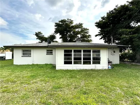 213 SE 47th St, Cape Coral, FL 33904