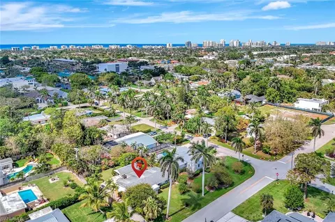 2261 11th St N, Naples, FL 34103