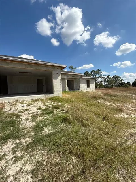 4125 NE 21st Ave, Cape Coral, FL 33909
