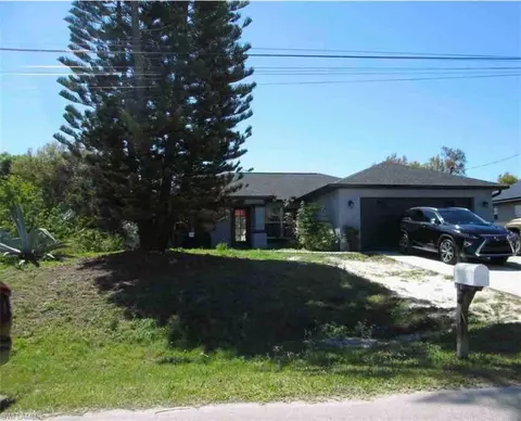 4009 6th St W, Lehigh Acres, FL 33971