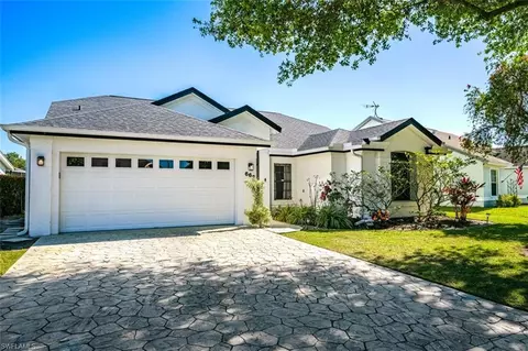 662 Lambton Ln, Naples, FL 34104