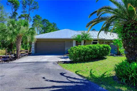 110 29th St SW, Naples, FL 34117