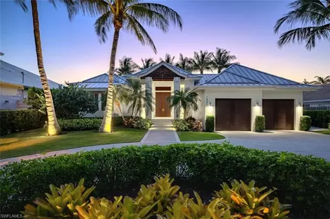 1880 Sandpiper St, Naples, FL 34102