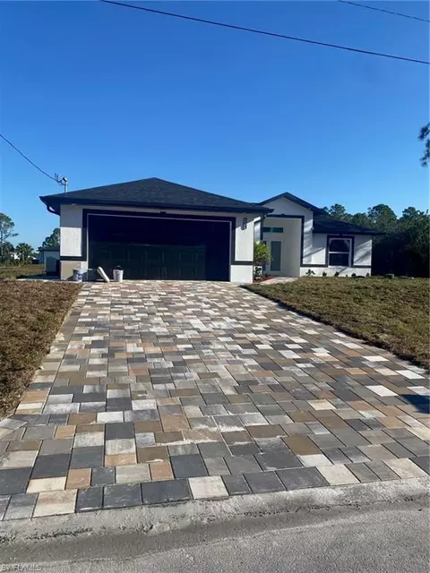 2910 28th St W, Lehigh Acres, FL 33971