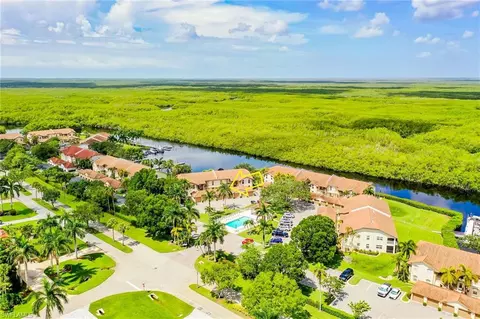 194 Newport Dr #903, Naples, FL 34114