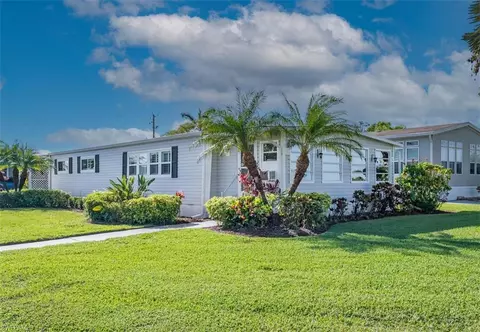 523 Charlemagne Blvd, Naples, FL 34112