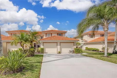 385 Robin Hood Cir #102, Naples, FL 34104