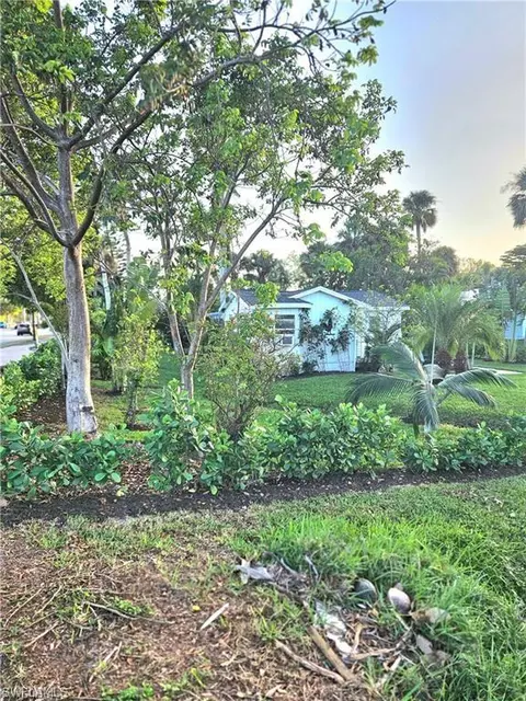 2898 Weeks Ave, Naples, FL 34112 photo 13