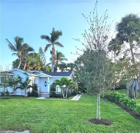 2898 Weeks Ave, Naples, FL 34112 photo 2