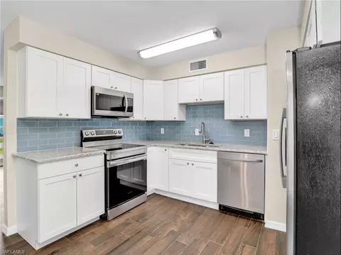 3 Knights Bridge Rd #A2, Naples, FL 34112