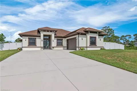 101 Clyde Ave N, Lehigh Acres, FL 33971