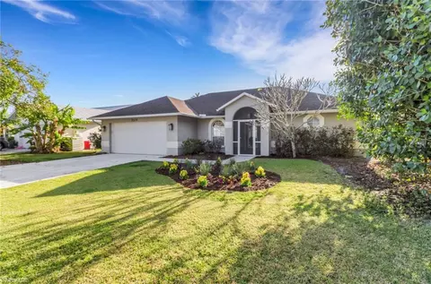 3614 Kent Dr, Naples, FL 34112