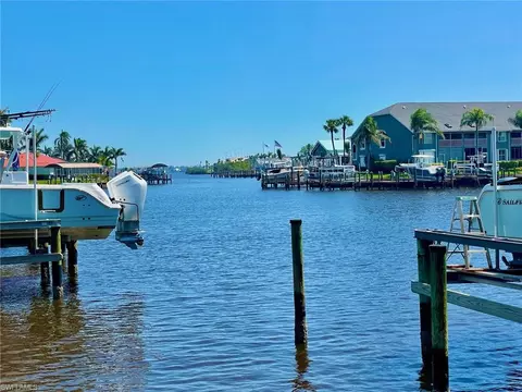 4703 SE 17th Pl #105, Cape Coral, FL 33904