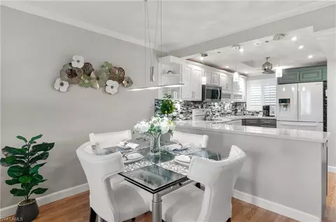 17 High Point Cir N #206, Naples, FL 34103