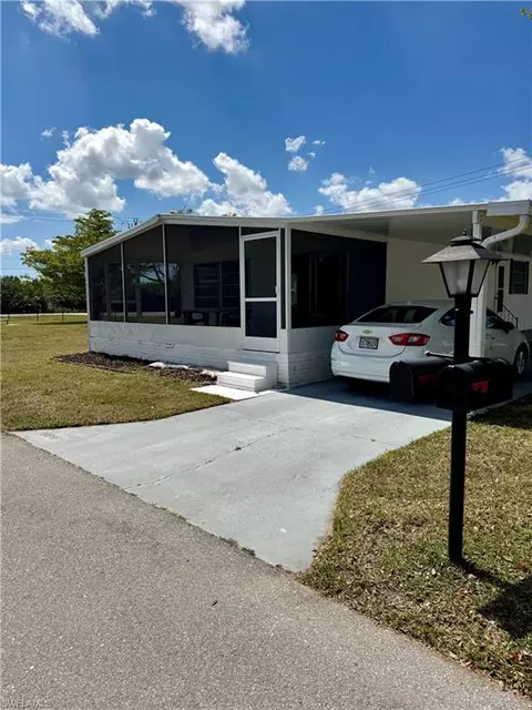 276 Poinsettia Dr, Fort Myers, FL 33905