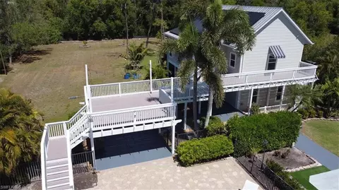 6941 Hunters Rd, Naples, FL 34109