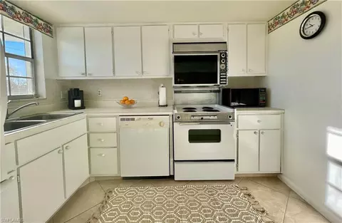 Kitchen - 1900 Alamanda Dr #208, Naples, FL 34102 photo 1 of 2