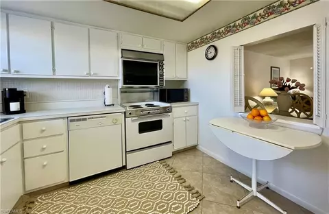Kitchen - 1900 Alamanda Dr #208, Naples, FL 34102 photo 2 of 2