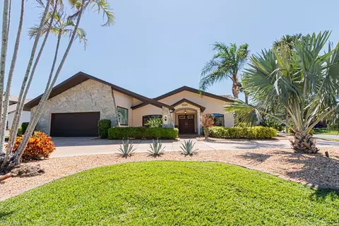 1323 Claret Ct, Fort Myers, FL 33919