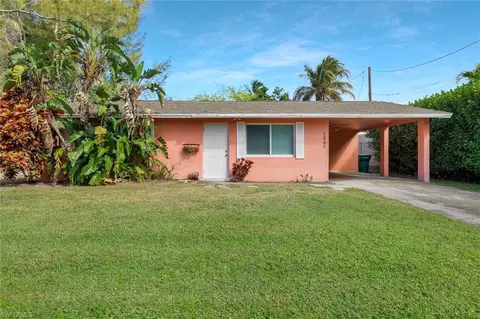 1547 Bembury Dr, Naples, FL 34102