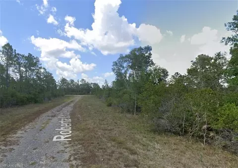 335 Roberta Ct, Lehigh Acres, FL 33972