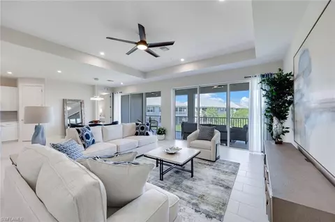 273 Indies Dr E #202, Naples, FL 34114
